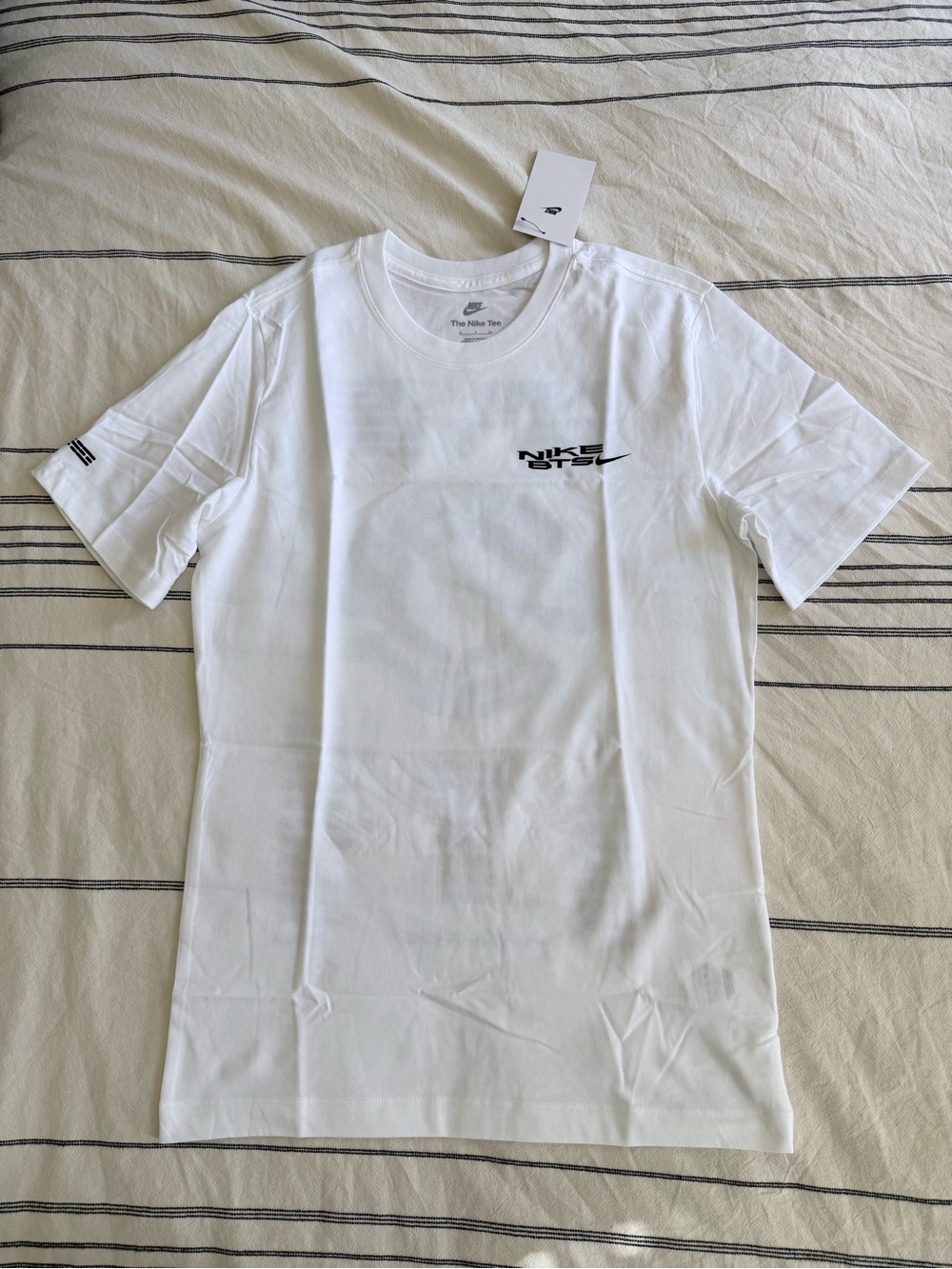 NWT Nike x BTS Arirang World Tour